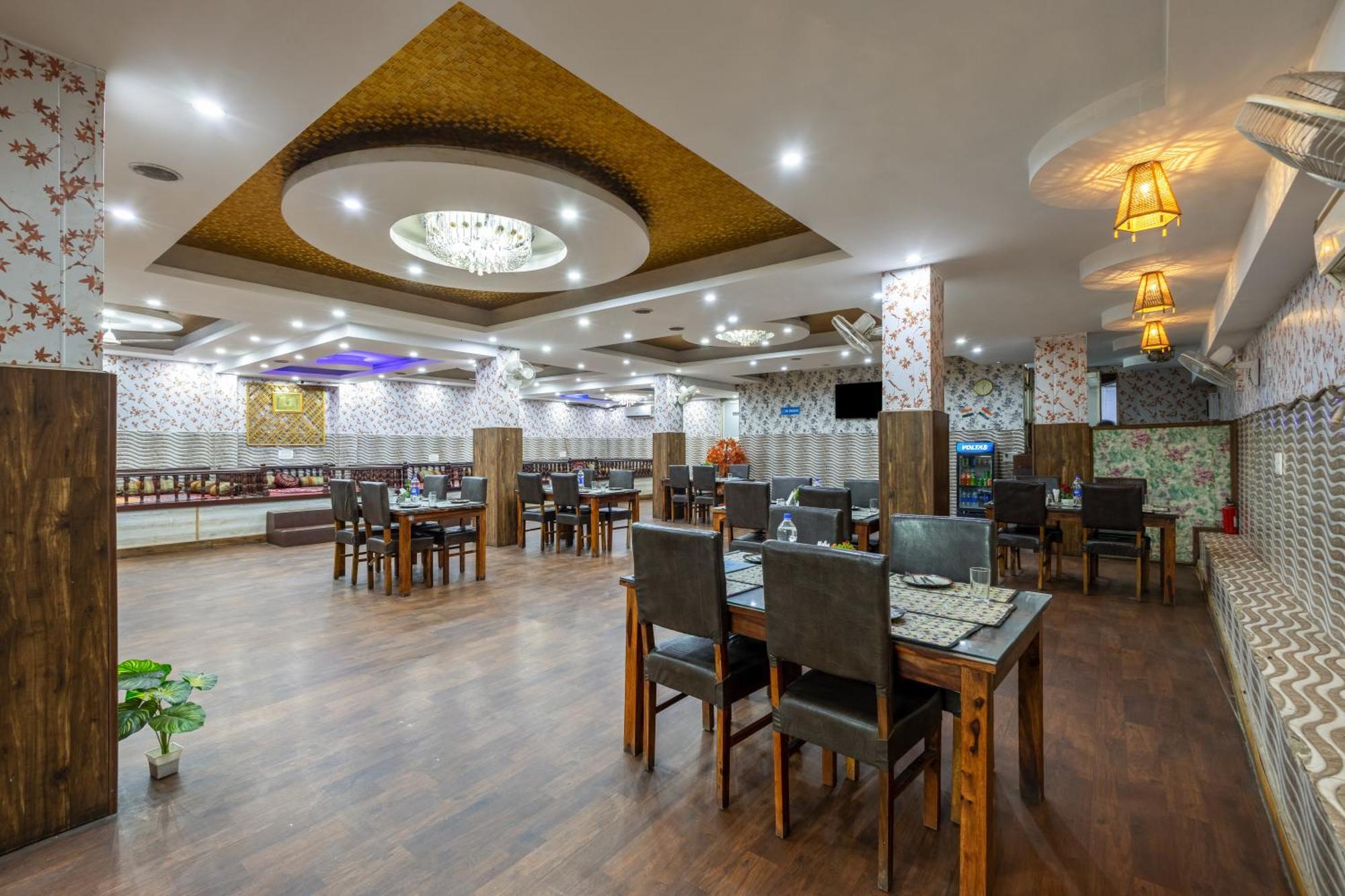 Kabul Hotel By Nexhub Palace - Medanta คูร์เคาน์ ภายนอก รูปภาพ