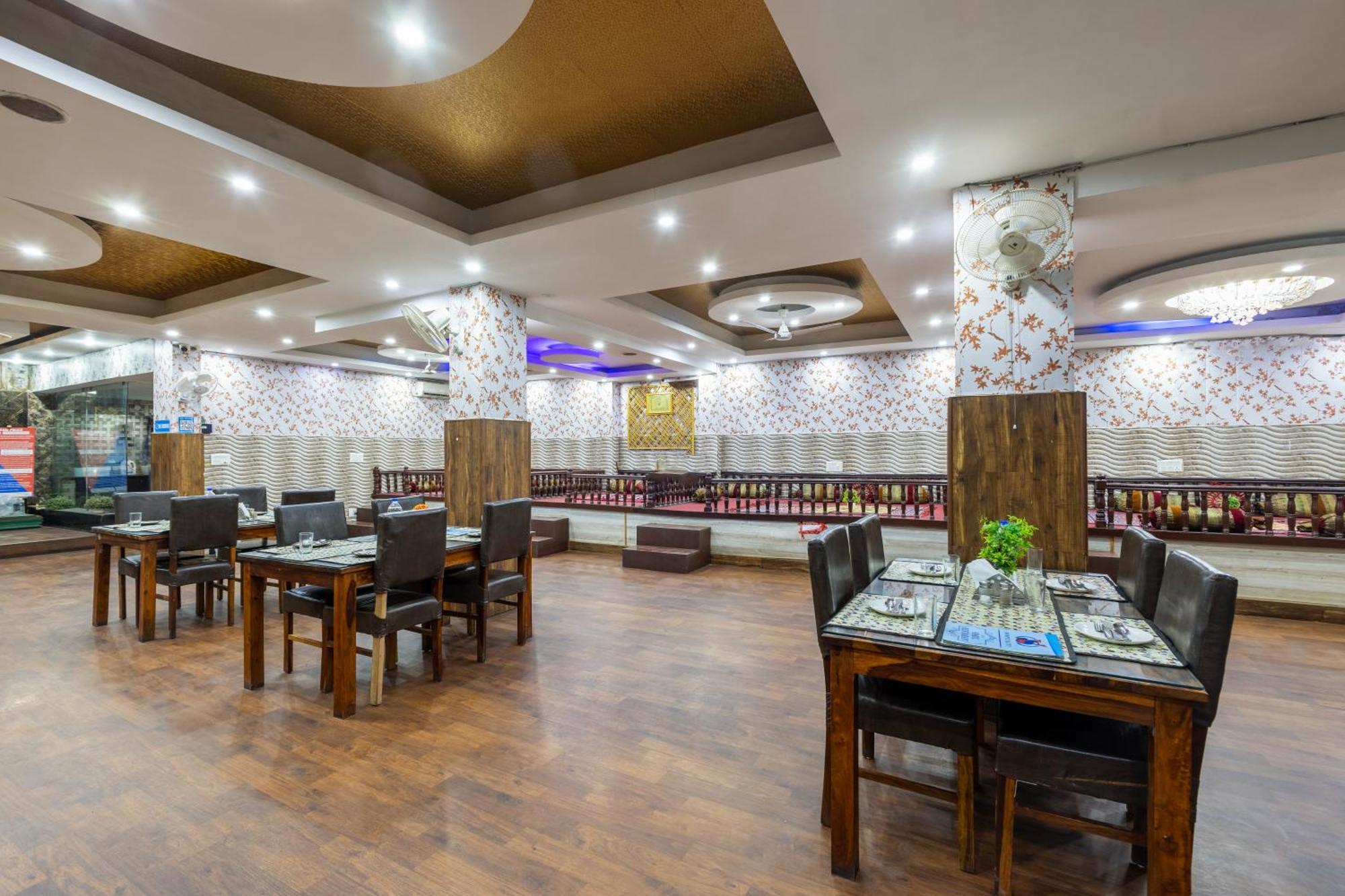Kabul Hotel By Nexhub Palace - Medanta คูร์เคาน์ ภายนอก รูปภาพ