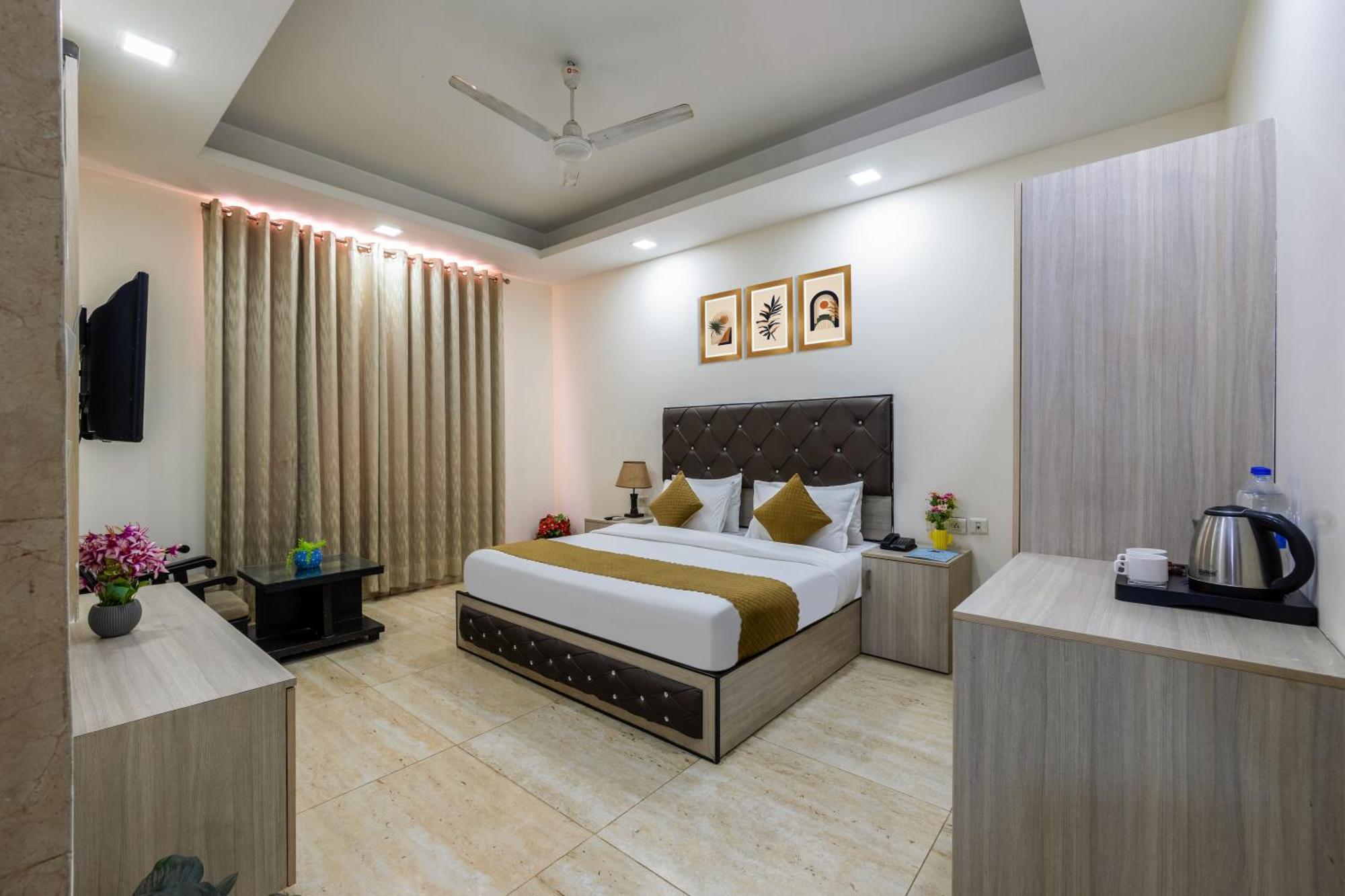 Kabul Hotel By Nexhub Palace - Medanta คูร์เคาน์ ภายนอก รูปภาพ
