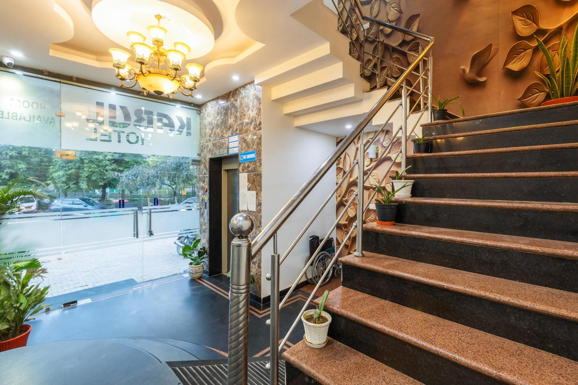 Kabul Hotel By Nexhub Palace - Medanta คูร์เคาน์ ภายนอก รูปภาพ