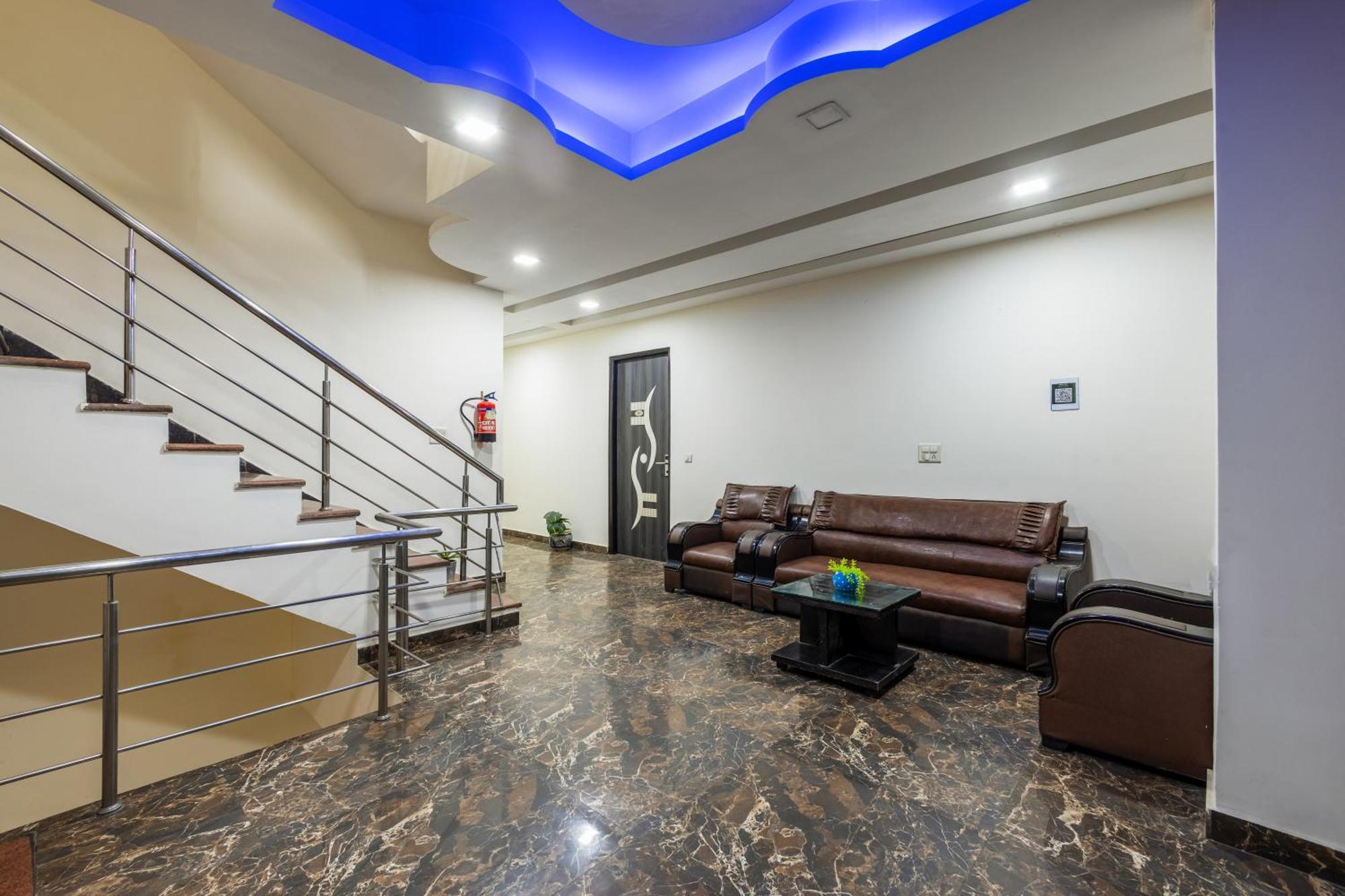 Kabul Hotel By Nexhub Palace - Medanta คูร์เคาน์ ภายนอก รูปภาพ