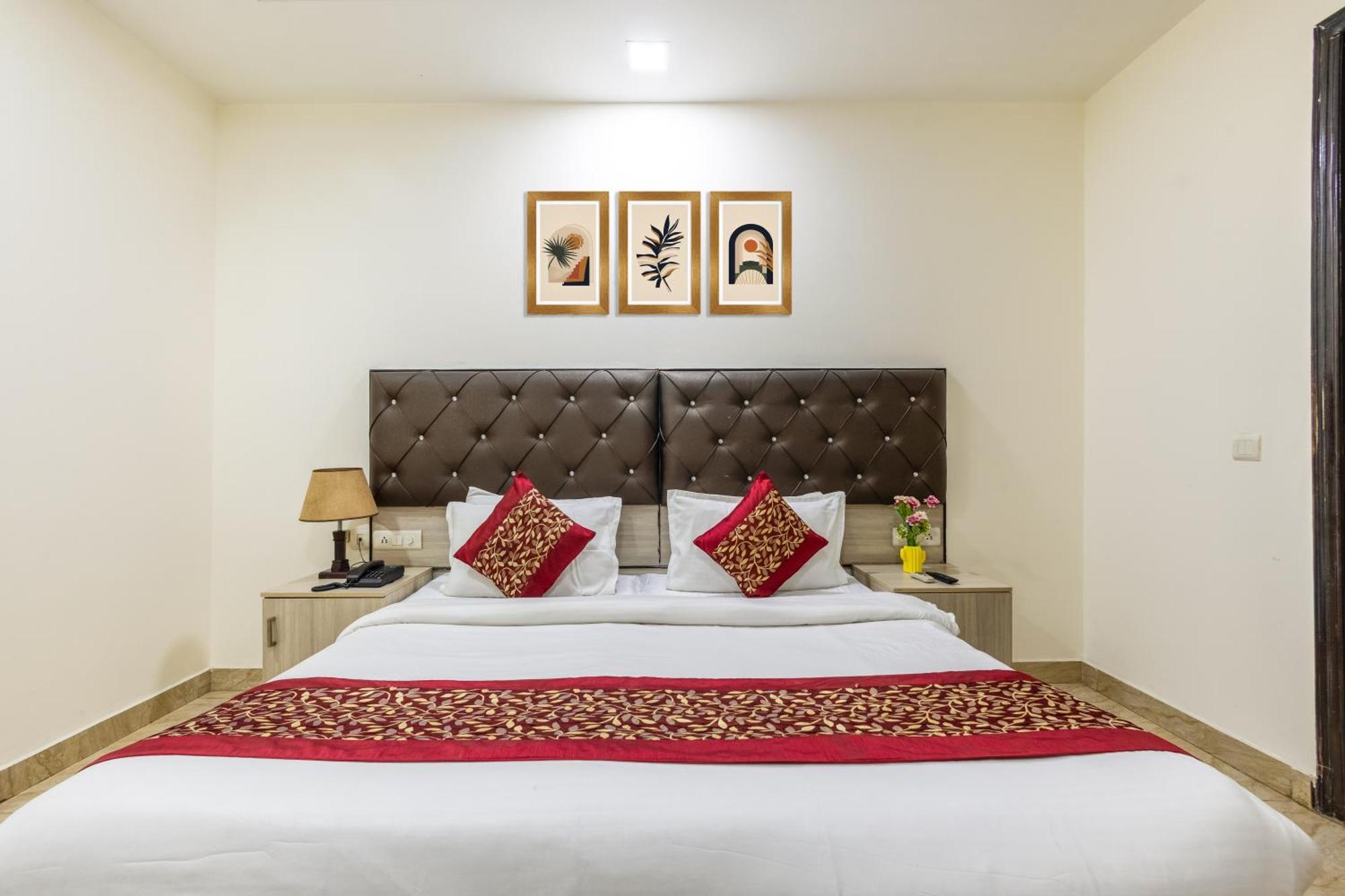 Kabul Hotel By Nexhub Palace - Medanta คูร์เคาน์ ภายนอก รูปภาพ
