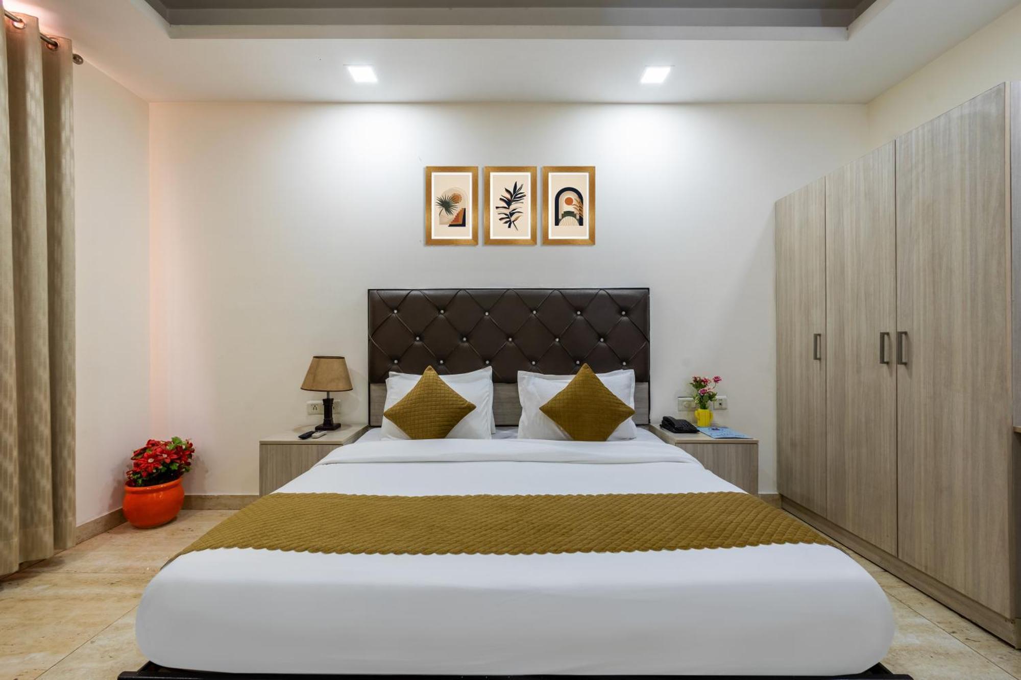 Kabul Hotel By Nexhub Palace - Medanta คูร์เคาน์ ภายนอก รูปภาพ