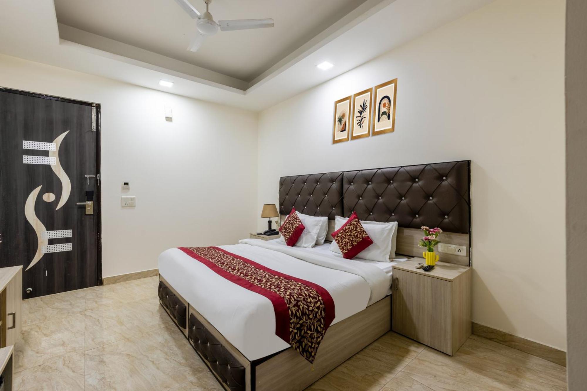 Kabul Hotel By Nexhub Palace - Medanta คูร์เคาน์ ภายนอก รูปภาพ