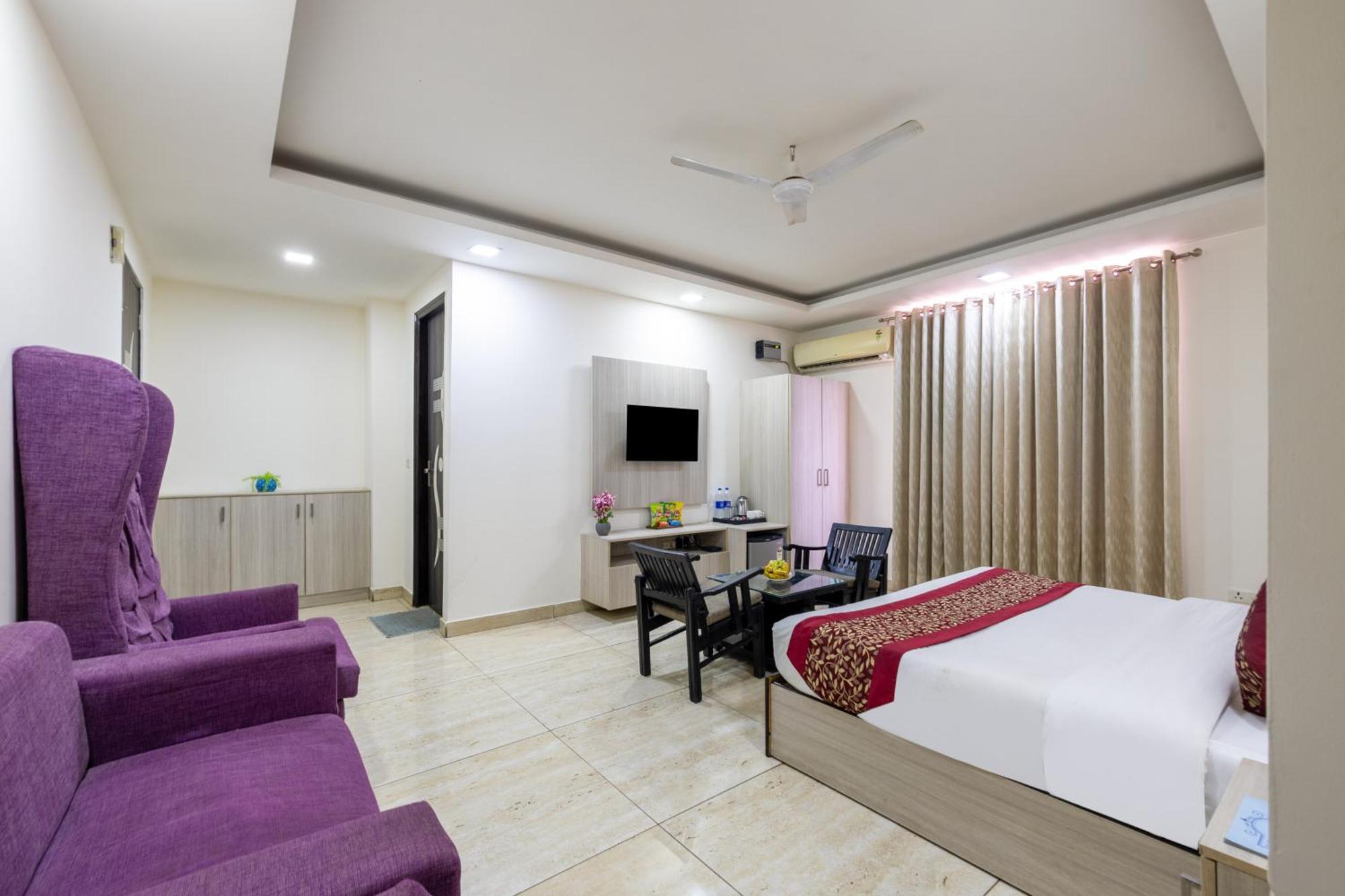 Kabul Hotel By Nexhub Palace - Medanta คูร์เคาน์ ภายนอก รูปภาพ