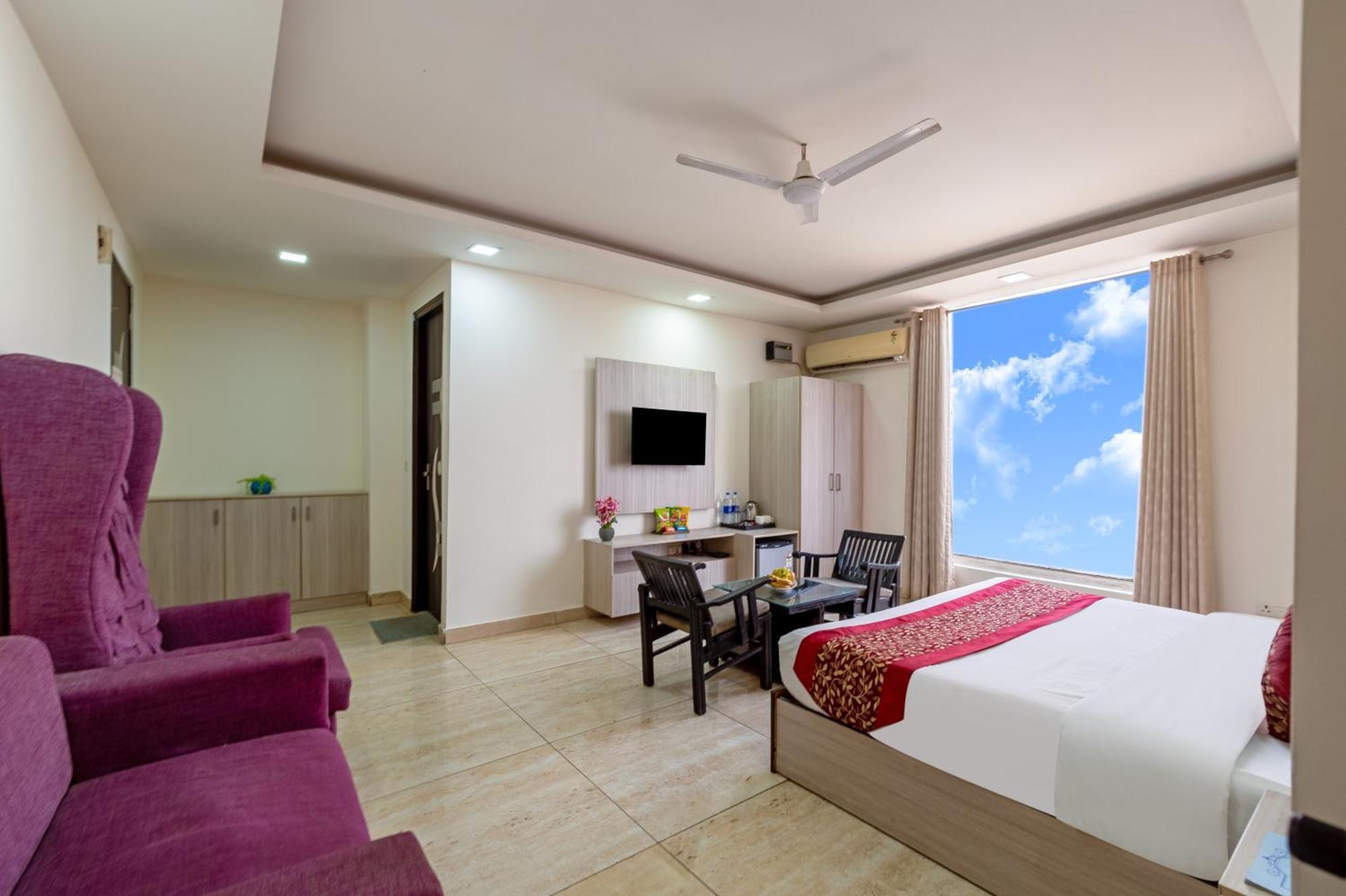 Kabul Hotel By Nexhub Palace - Medanta คูร์เคาน์ ภายนอก รูปภาพ