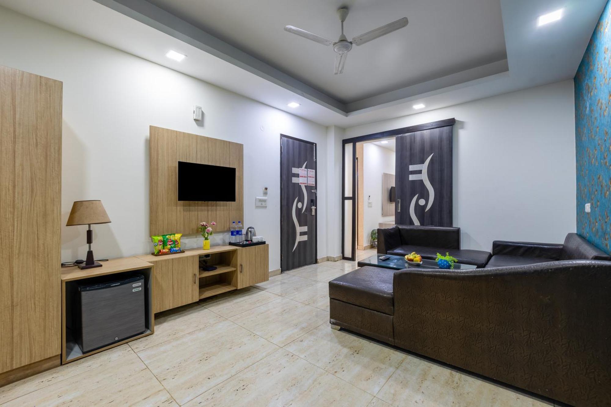 Kabul Hotel By Nexhub Palace - Medanta คูร์เคาน์ ภายนอก รูปภาพ