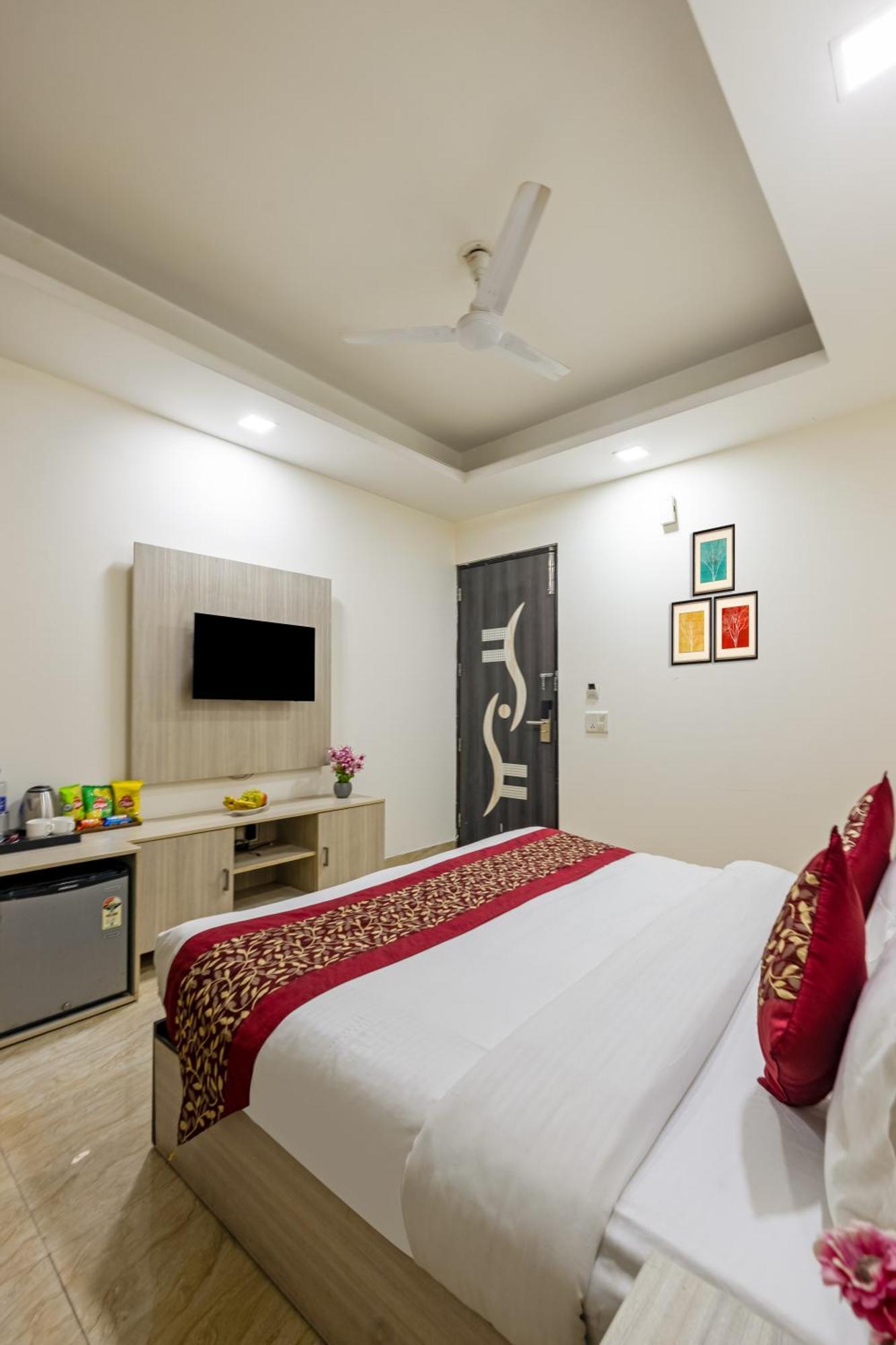 Kabul Hotel By Nexhub Palace - Medanta คูร์เคาน์ ภายนอก รูปภาพ
