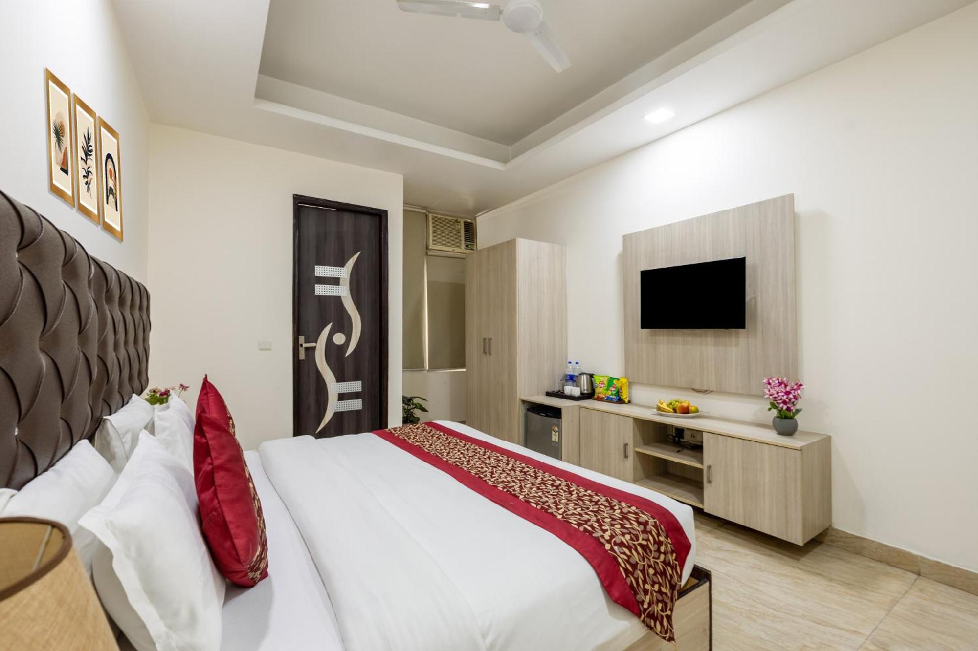 Kabul Hotel By Nexhub Palace - Medanta คูร์เคาน์ ภายนอก รูปภาพ
