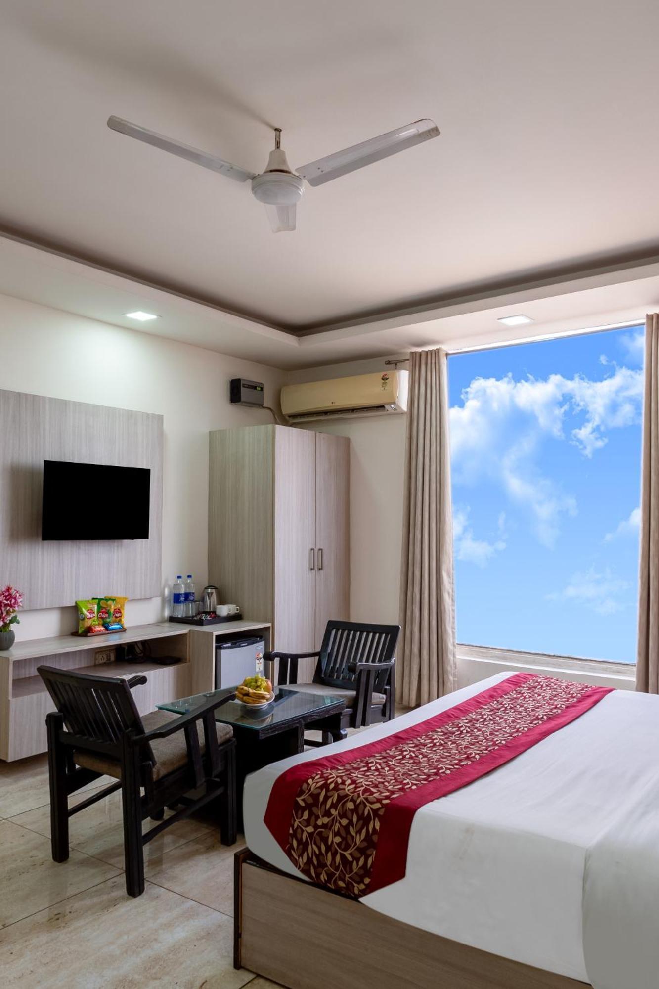 Kabul Hotel By Nexhub Palace - Medanta คูร์เคาน์ ภายนอก รูปภาพ