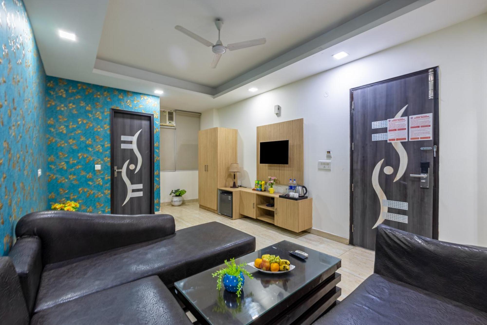 Kabul Hotel By Nexhub Palace - Medanta คูร์เคาน์ ภายนอก รูปภาพ
